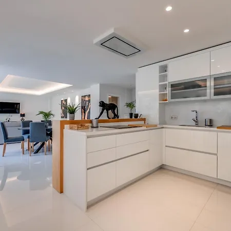 Vb Maestro 4br W Heated Pool * Benalmadena